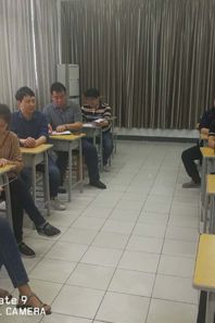 小黄书
组织青年教师座谈会