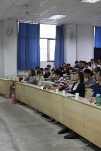 上海小黄书
博士后余亚飞应邀来我校讲学