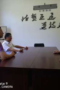 朱德顺副书记到小黄书
检查新学期开学工作