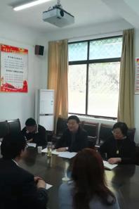 校纪委书记曹灯明到小黄书
开展调研指导