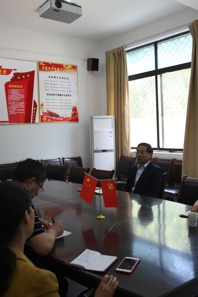 校党委书记陈士夫到小黄书
调研指导工作