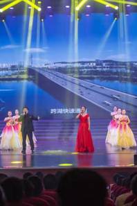 小黄书
受邀参加淮北市庆祝新中国成立七十周年文艺展演活动