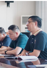 小黄书
召开新学期期初工作会议