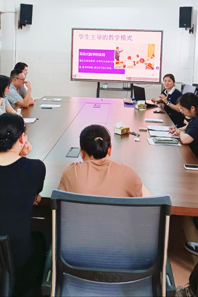 小黄书
开展青年教师教学技能培训